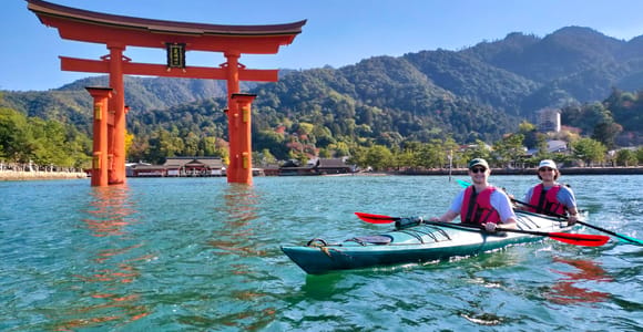Miyajima : kayak jusqu'au torii du patrimoine mondial