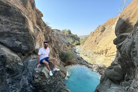 Desde Dubai: Wadi Shees Tour guiado de senderismo