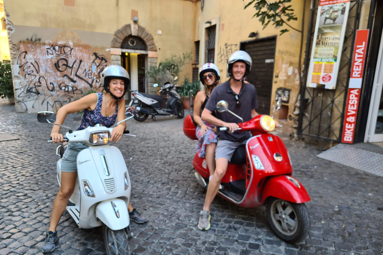 Rome: Self-Driven Visite guidée par Vespa