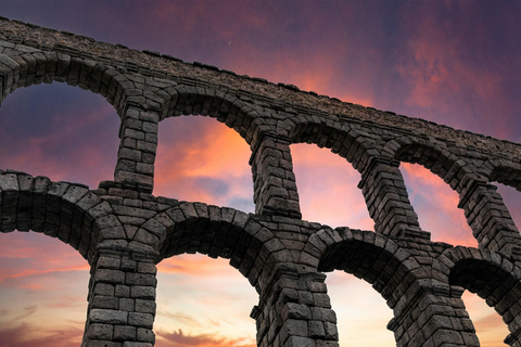 Madrid: Excursión de un día con transporte para hacer senderismo y visitar Segovia