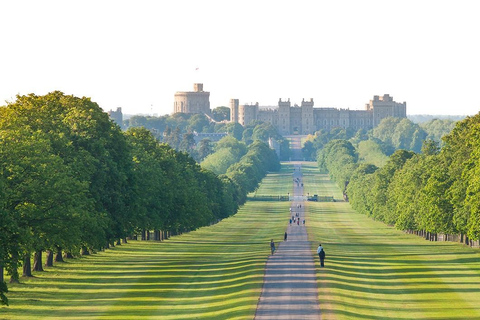 Southampton: Private transfer to London via Windsor Castle