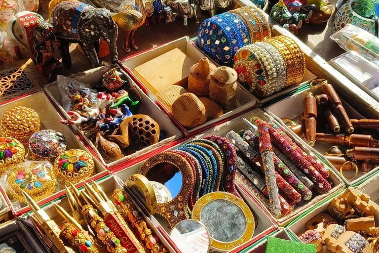 Jaipur Shopping Experience with Female Shopping Expert Shopping Tour: with Car + Guide