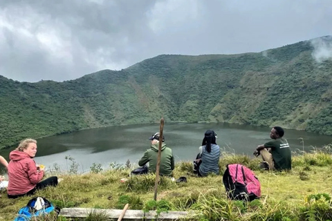 Kigali: Bisoke Volcano Hike & Gorilla Guardians Tour