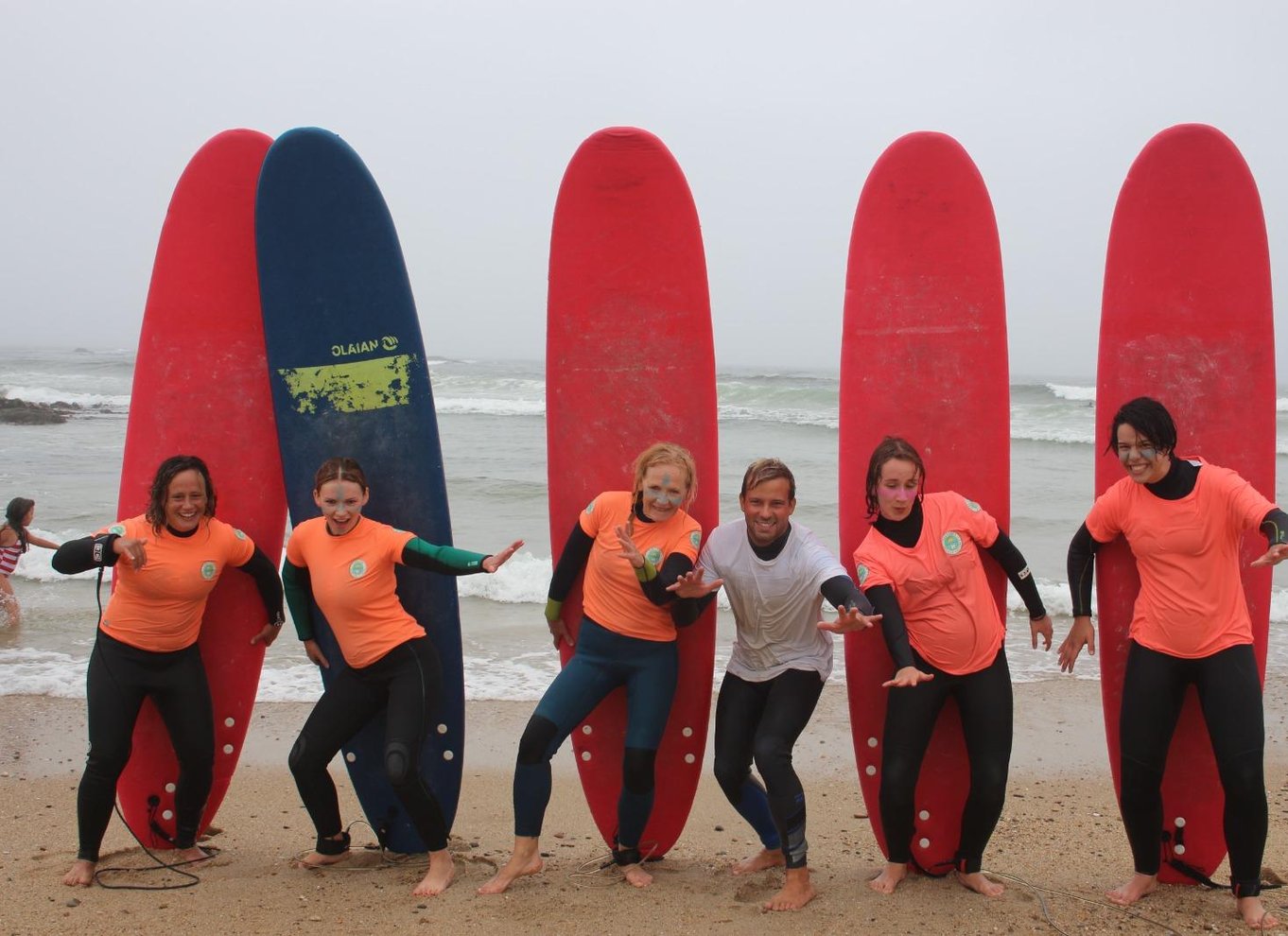 Porto: Surf-lektion i lille gruppe med transport