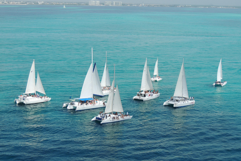 Isla mujeres 7 heures de catamaran avec plongée en apnée