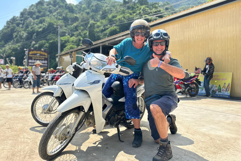 Van Hanoi - Ha Giang Loop Motobike tour Kleine groep 3D2NHa Giang Loop Motobike tour 3D2N Zelf rijden - Kleine groep