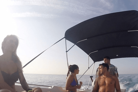 Barcelone : Location de bateaux sans permis2h de location de bateau jusqu&#039;à 6 personnes