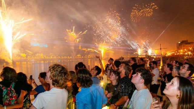 Budapest: New Year&#039;s Boat Party Cruise with Unlimited Drinks