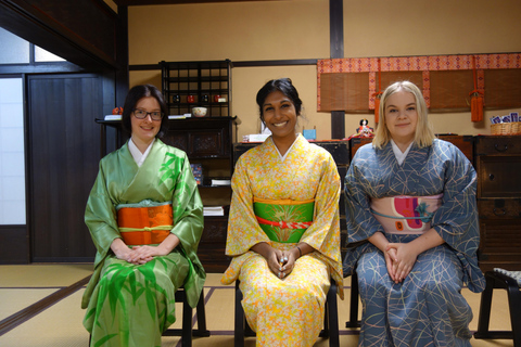 Kyoto: Tour dei Machiya di 140 anni fa, Kimono e Cerimonia del tèPiano standard