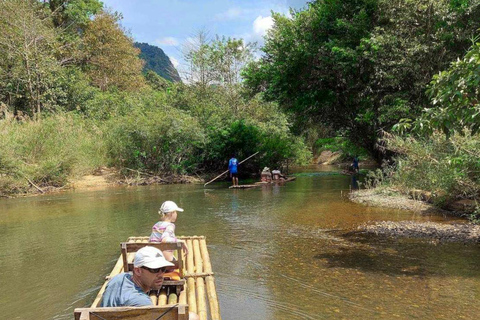 Khao Sok: Excursión Privada en Balsa de Bambú y Templo de la Cueva de la SelvaAventura privada