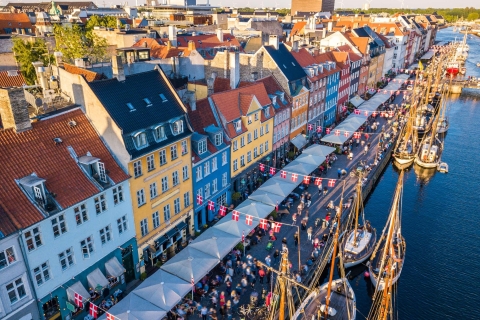 Vieille ville de Copenhague, Nyhavn, visite à pied des canaux et Christiana2 heures : Visite de la vieille ville et de Nyhavn