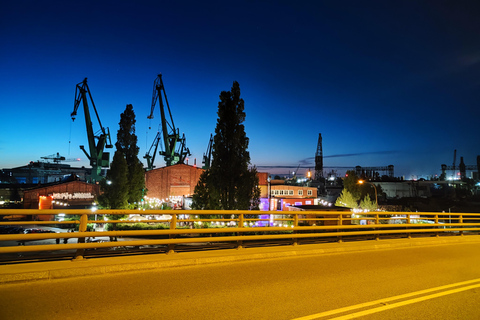 Gdańsk: Wrzeszcz and Shipyard District Private Bike Tour Golden Hour Ride – Gdańsk on evening mood Photo Stops