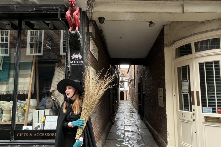 York: heksen en geschiedenis wandeltocht door de oude stadHeksen en geschiedenis Wandeltocht door de oude stad met drankjes maken