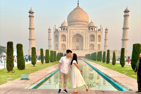 De Delhi: Excursão de um dia ao Taj Mahal e ao Forte de Agra com comboioComboio de 1ª classe com carruagem, guia, ingresso e almoço 5 estrelas