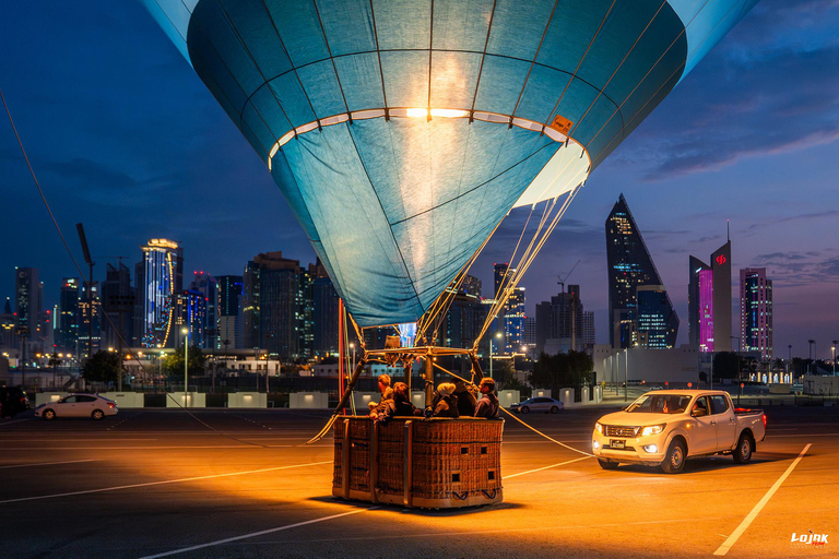 Qatar: Sunrise Hot Air Balloon Experience above Doha Private - Upto 3 People