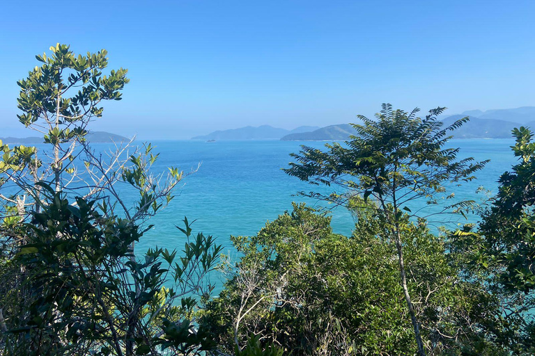 Ubatuba – Trilha Gruta do Pirata