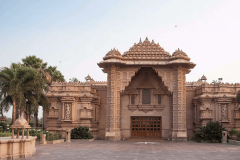 Delhi: Akshardham Temple Tour with Light & Water Show Akshardham Water & Light Show with Car+Guide.