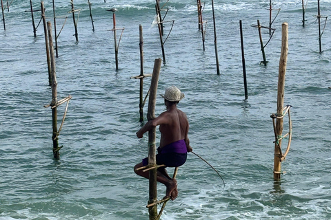 From Ahungalla, Kosgoda, or Bentota: Galle & Madu River Tour