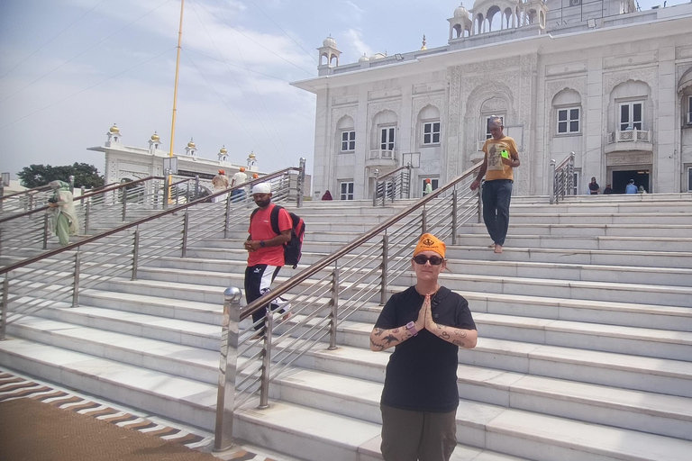 Delhi: Private Half Day Delhi City Guided Tour By Car Half Day Delhi Tour with Meeting Point