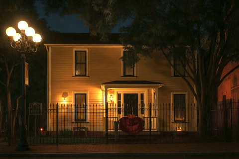 San Diego: Gaslamp True Crime and Ghost Walking Tour