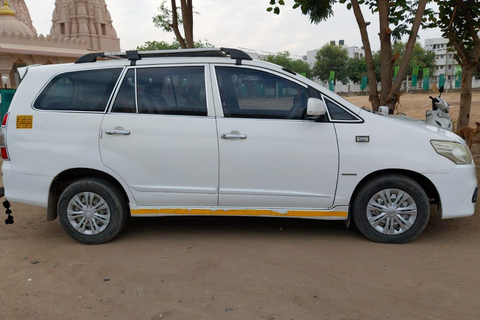 Jaipur, Agra, or Delhi: Private one-way transfer