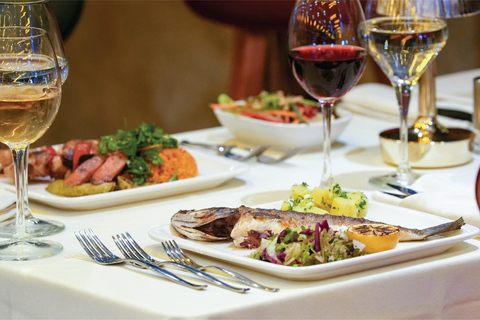 伊斯坦布尔：博斯普鲁斯海峡除夕夜游船晚宴派对伊斯坦布尔：博斯普鲁斯海峡除夕游船晚宴和派对