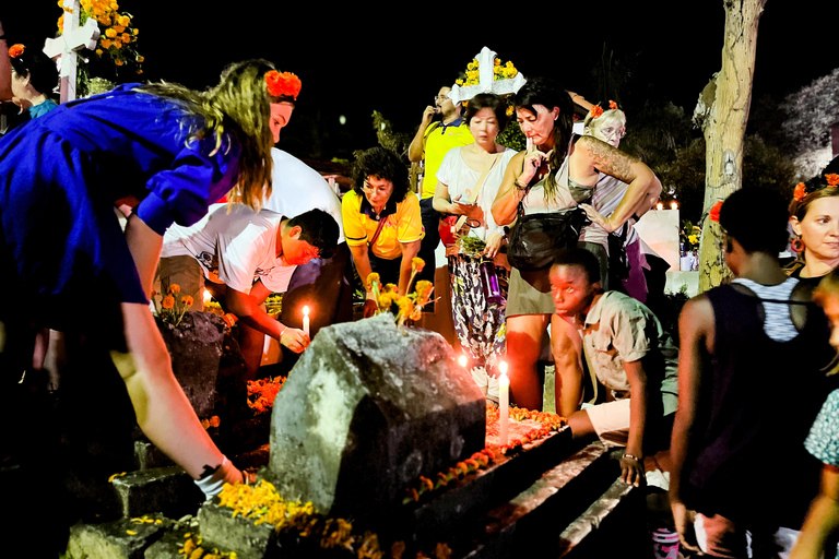Huatulco: Zapotec Animas Nighttime Experience of the Day of the Dead.