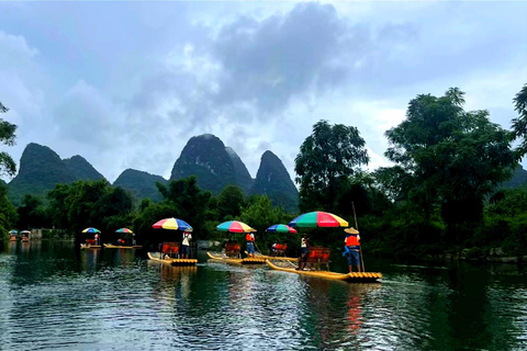 From Yangshuo: Yulong River bamboo raft Ruyi Peak Day Tourجولة خاصة (سائق يتحدث الصينية)