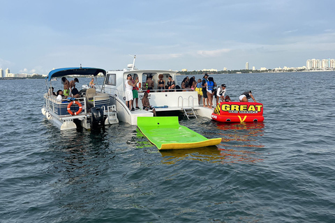 Miami: Crociera avventurosa con jetski, tubing e bevandePacchetto per 8 ospiti: tour con tariffe carburante e porto turistico