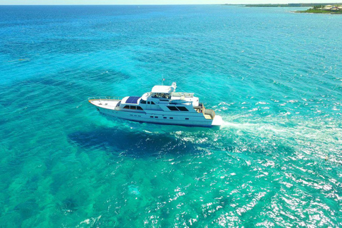 Cancun: Isla Mujeres Yacht Tour 4 hour tour