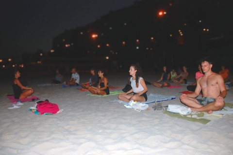 Alicante: yoga, mindfulness en paddlesurfen op het strand van PostiguetAlicante: yoga, mindfulness en paddlesurfen op het strand van Postigue