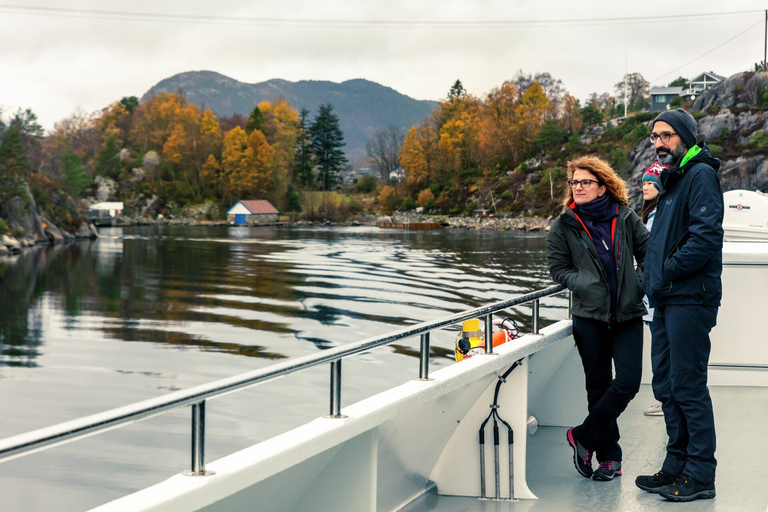 Stavanger: Scenisk fjordkryssning till Lysefjord och PreikestolenStavanger: Lysefjord och Preikestolen: Scenic Fjord Cruise