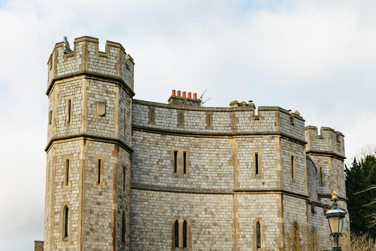 Z Londynu: Stonehenge Inner Circle i wycieczka 1-dniowa do Windsor