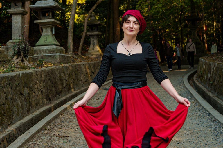 Kyoto: Fushimi Inari Shrine Private Photoshoot