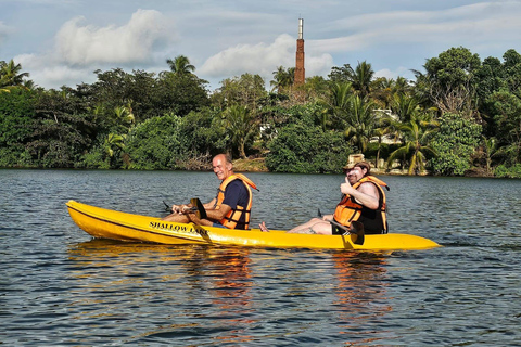 Hikkaduwa: Rathgama Lagoon Kayaking and Fish Therapy Tour