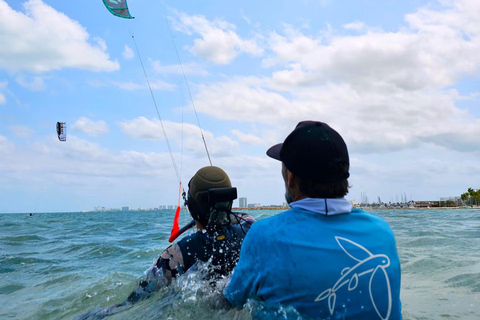 Cancún: Kitesurfing or Wingfoiling | Lessons Cancún: Wingfoil Lesson 2 Hrs