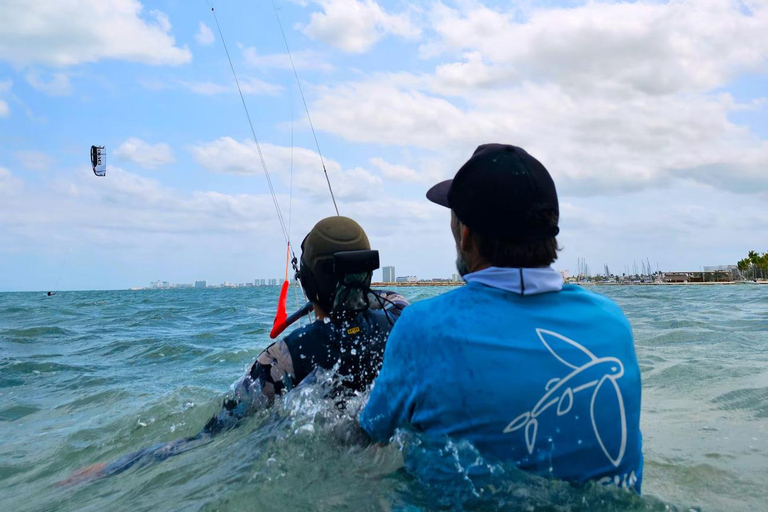 Cancún: Kitesurfing or Wingfoiling | Lessons Cancún: Wingfoil Lesson 2 Hrs