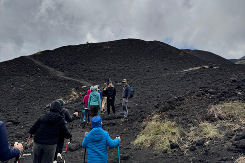 Catania: Excursión a pie por el Etna 2000 m y las Gargantas de Alcántara, recogida
