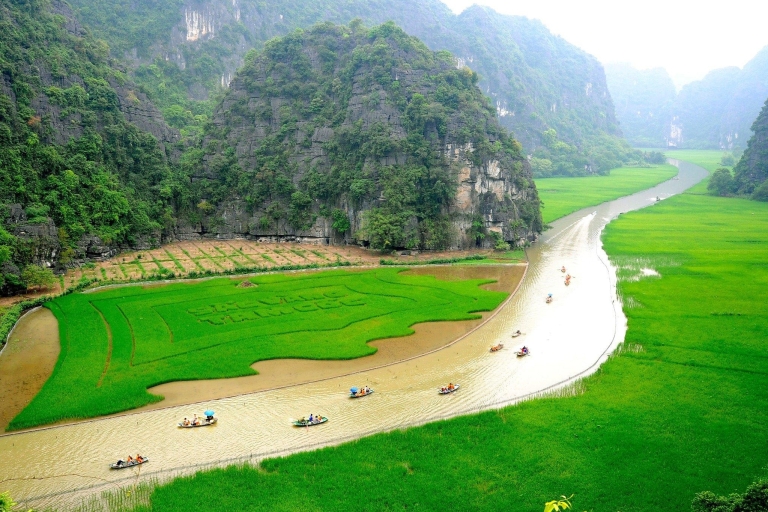 Un Día en el Paraíso: Aventura en Hoa Lu, Tam Coc y la Cueva de Mua