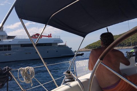 دوبروفنيك - جولة خاصة لمدة نصف يوم بالقارب الشراعي إلى جزر إلافيتي