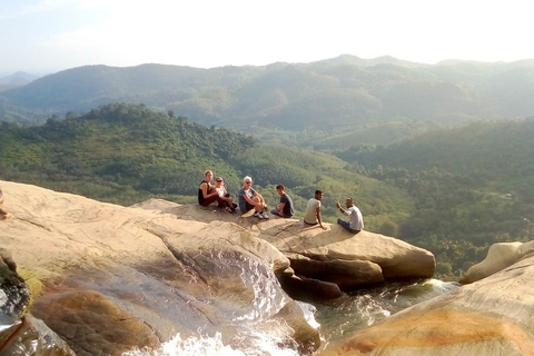 Esplora le cascate iconiche di Ella con un&#039;avventura panoramica in tuk-tuk