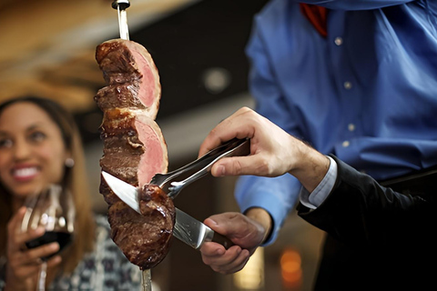 Rio: Jantar guiado em churrascaria com vinhos sul-americanosJantar privado com guia numa churrascaria + vinhos sul-americanos