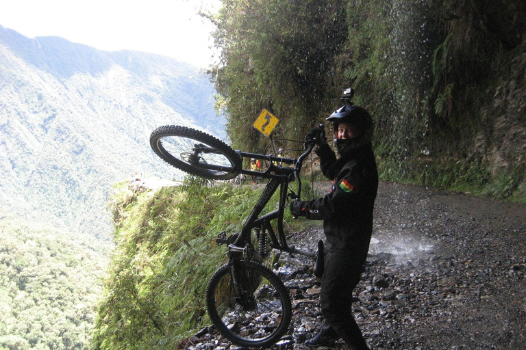 La Paz: Full-Day Death Road Mountain Bike Tour