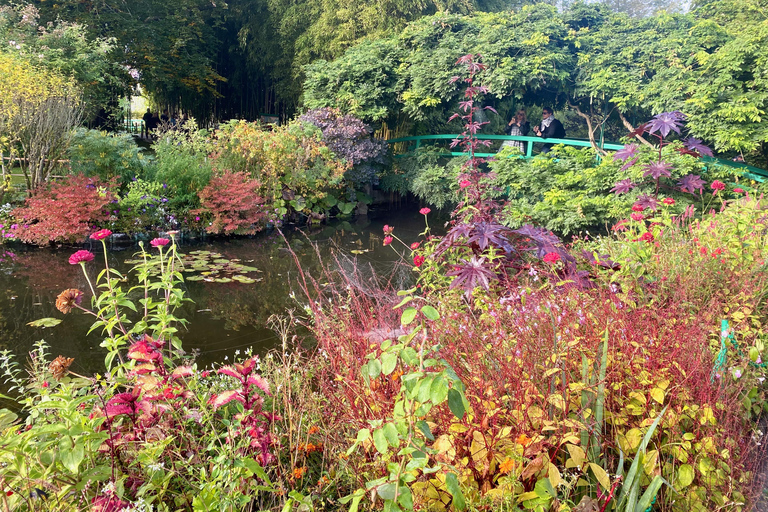 Giverny Half-Day Small-Group Tour from Paris – Max 7 Guests Giverny trip with Hotel Pick up