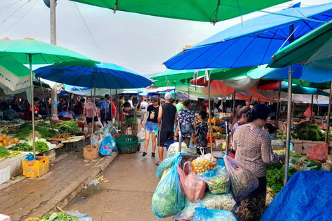 Luang Prabang: Sunrise Market & Local Street Food Experience