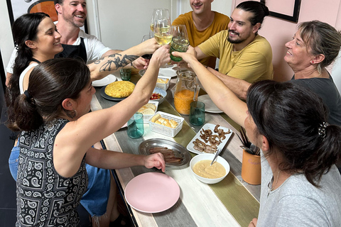 Alicante:Evening Spanish Tapas Cooking Class with Live Music 1 Extra Drink