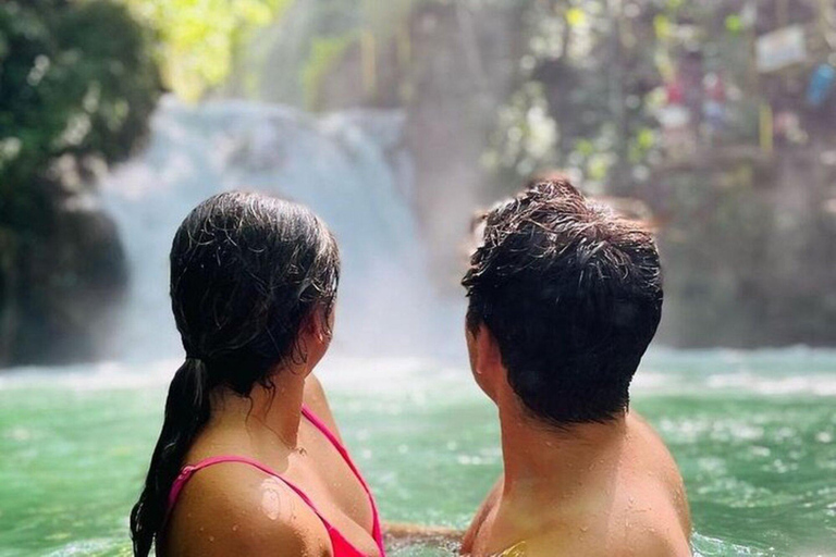 Montego Bay : Visite privée à cheval et visite du trou bleuRandonnée à cheval, baignade et trou bleu à partir de Montego Bay (privé)