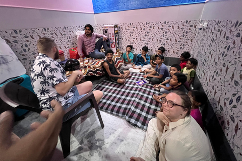 Dîner avec une famille indienne locale dans une maison indienneDîner végétarien