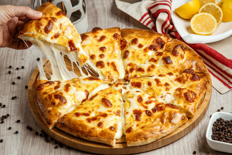 Tbilisi: 2 uur durende Georgische voedseltour (All-inclusive)Tbilisi: 2 uur durende XXXL voedseltour (all-inclusive)