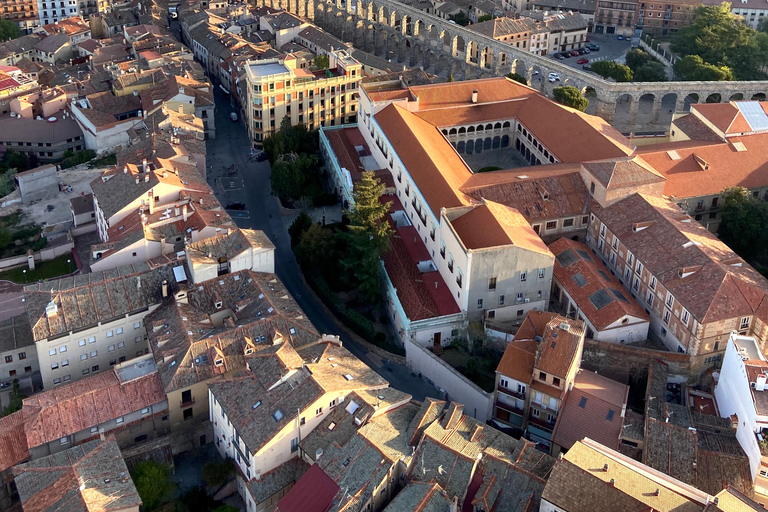 Segovia: Hot-air balloon ride with cava toast